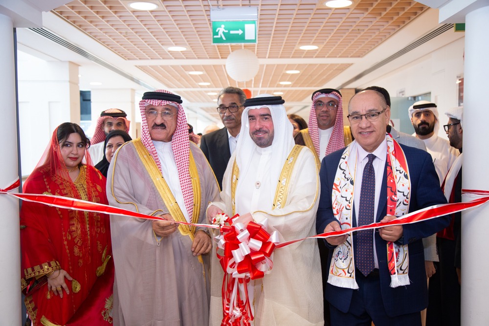 عيسى بن علي يشهد احتفال الجامعة الأهلية بالأعياد الوطنية<